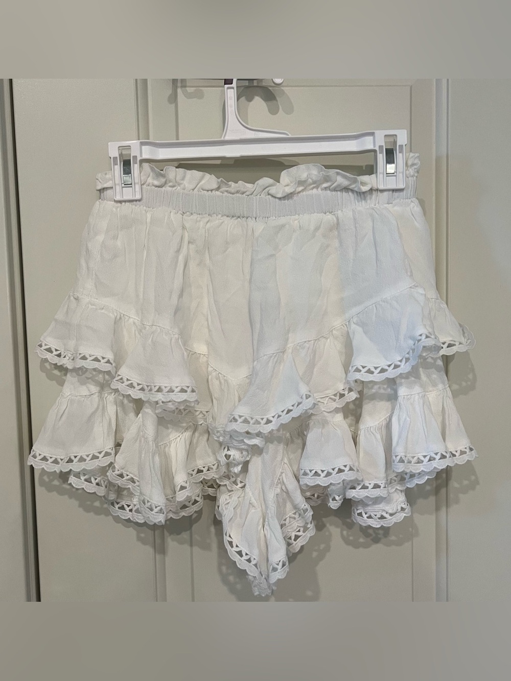 Miou Muse White Ruffled Tiered Shorts size medium Coquette Cottagecore Romantic